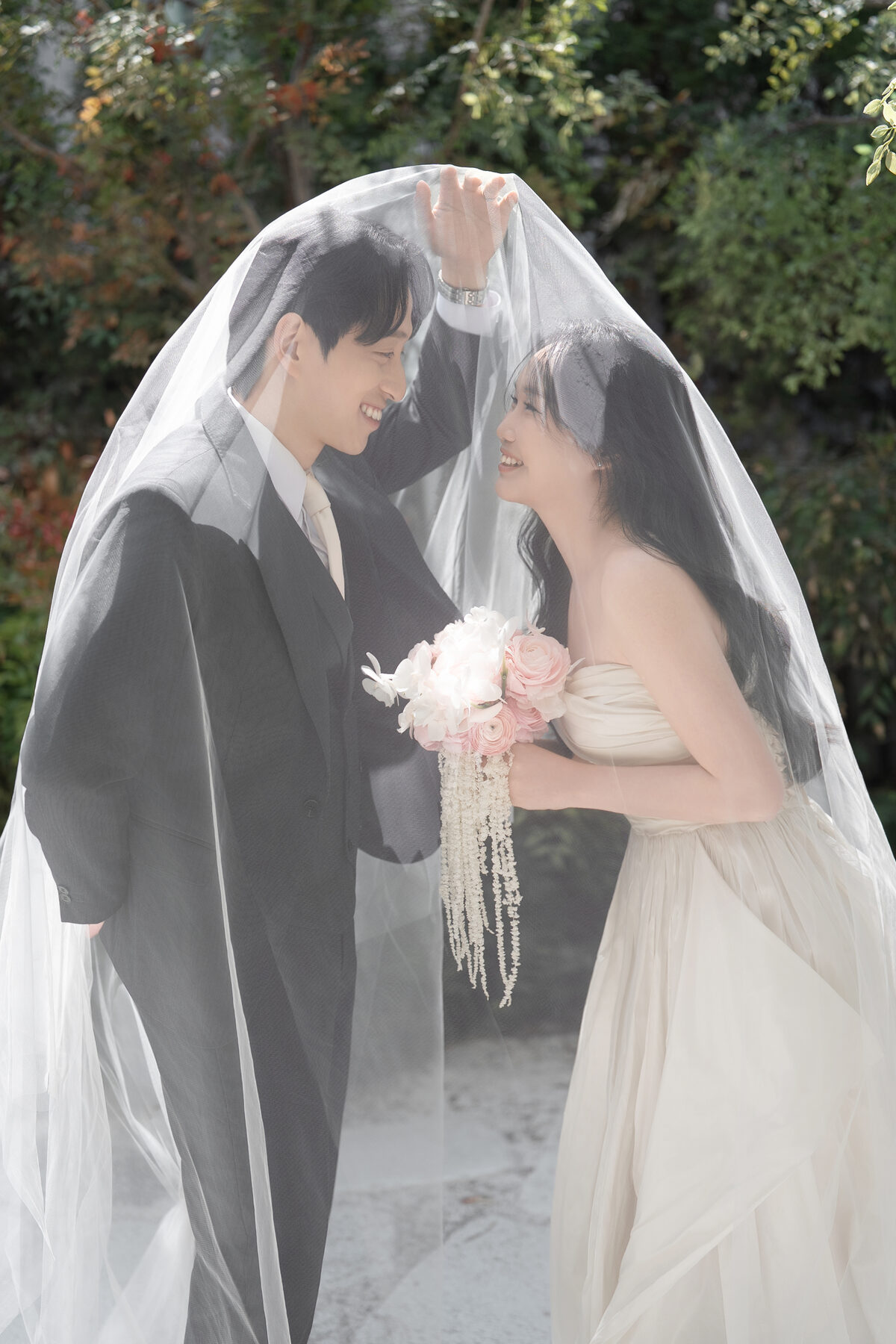 Richard 與 Sara 頭紗合照