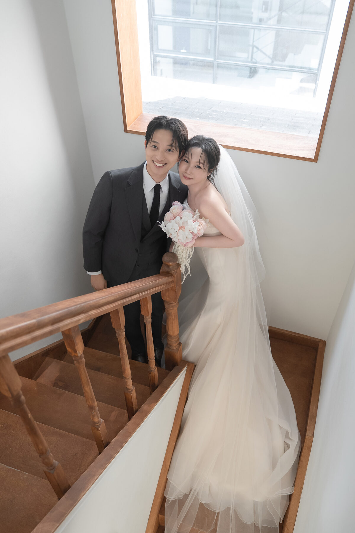 Richard 與 Sara 樓梯合照